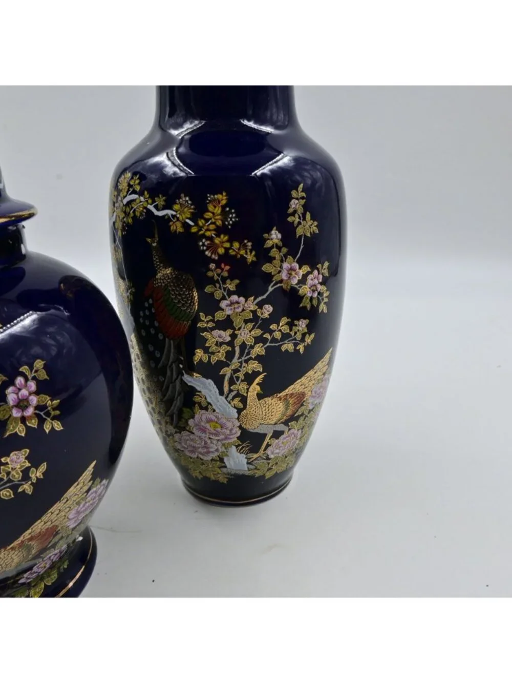 Japanese Set Of Porcelain Peacock Vases And Ginger Jar Vintage Set Of 3